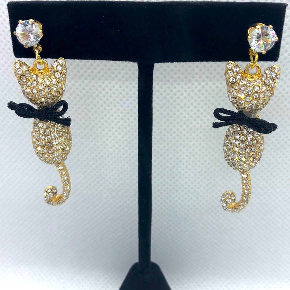Kitty Cat Dangling Earrings